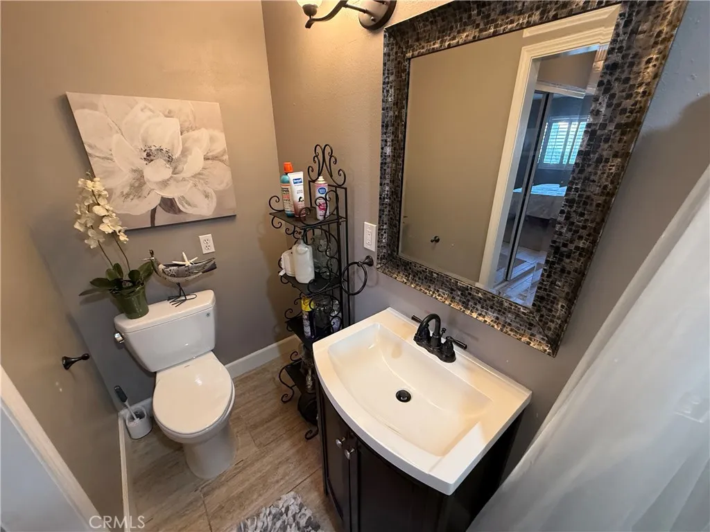 1053 Border Avenue, Corona, California 92882 home-pic-15